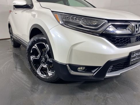 Used 2018 Honda CR-V Touring image 3