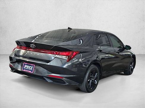 Used 2023 Hyundai Elantra SEL FWD image 5