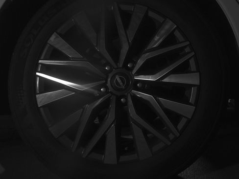 Used 2025 Nissan Altima 2.5 SV FWD image 12