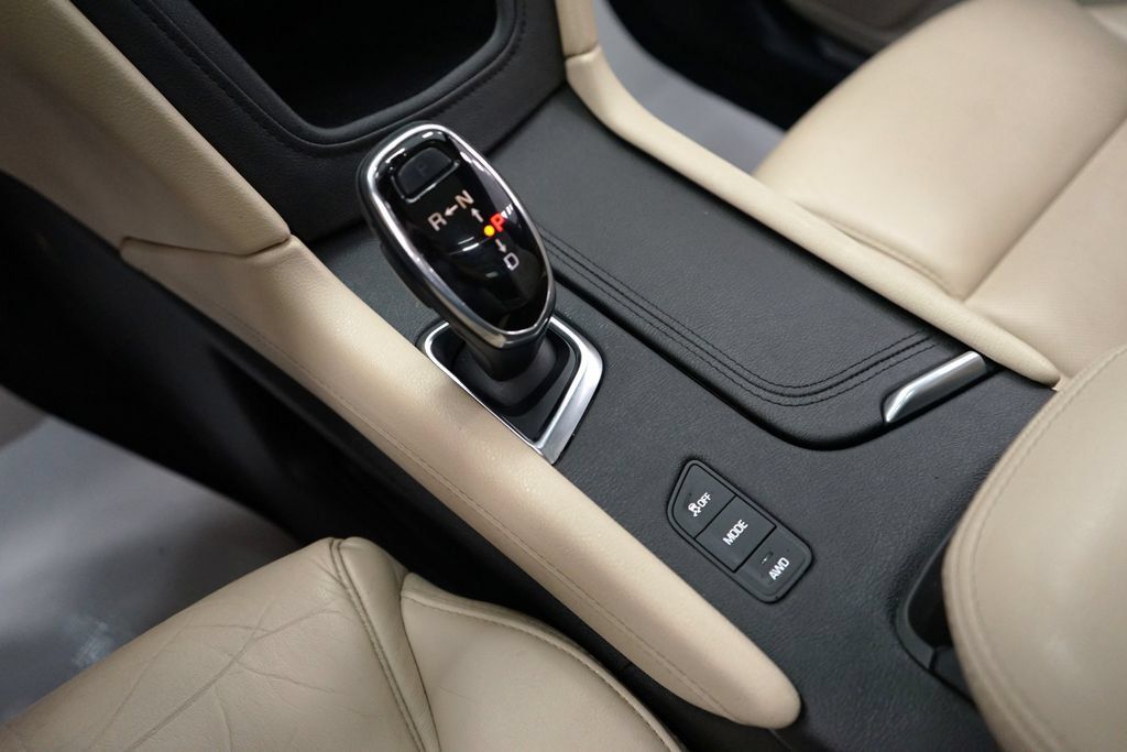 Used 2018 Cadillac XT5 Luxury AWD/4WD image 38