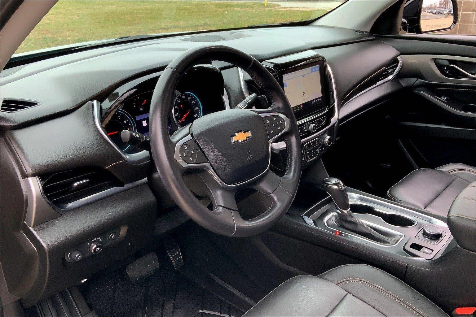 Used 2020 Chevrolet Traverse LT w/ LT Premium Package AWD/4WD image 13