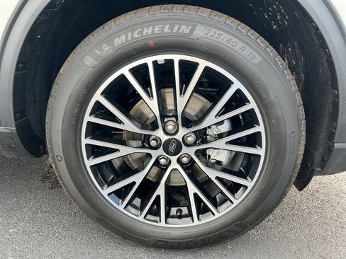 New 2026 Ford Escape SE FWD image 13