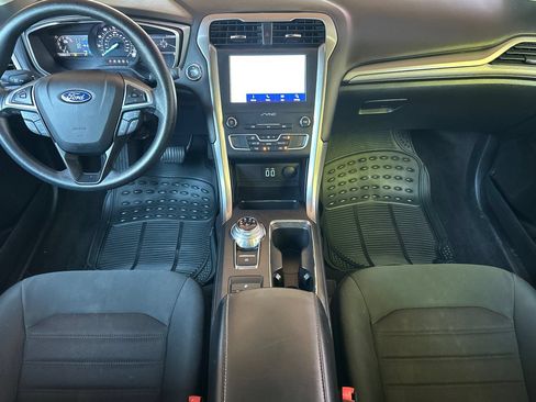 Used 2020 Ford Fusion SE FWD image 18