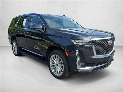 Used 2024 Cadillac Escalade Premium Luxury AWD/4WD image 3
