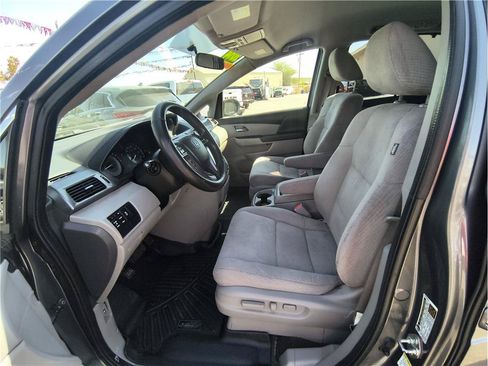 Used 2014 Honda Odyssey EX image 9