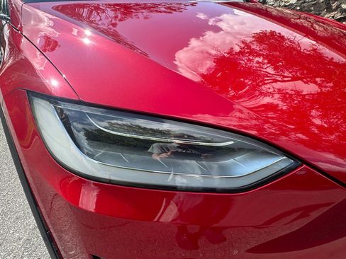 Used 2022 Tesla Model X image 18