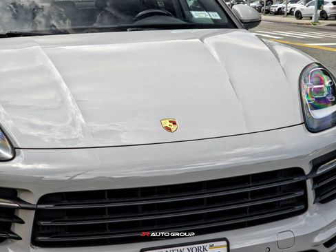 Used 2022 Porsche Cayenne Coupe AWD/4WD image 12