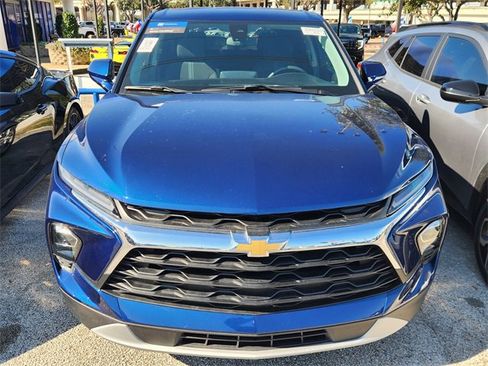 Used 2023 Chevrolet Blazer LT w/ Driver Confidence Package image 2
