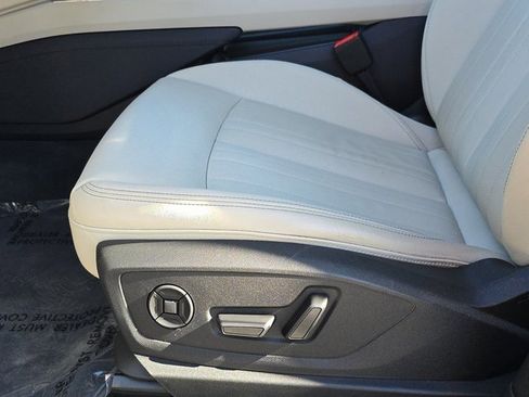 Certified 2024 Audi Q8 e-tron Premium image 21