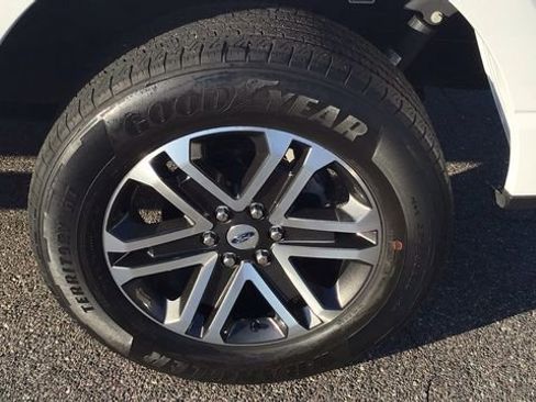 Certified 2023 Ford F150 XL w/ STX Appearance Package image 9