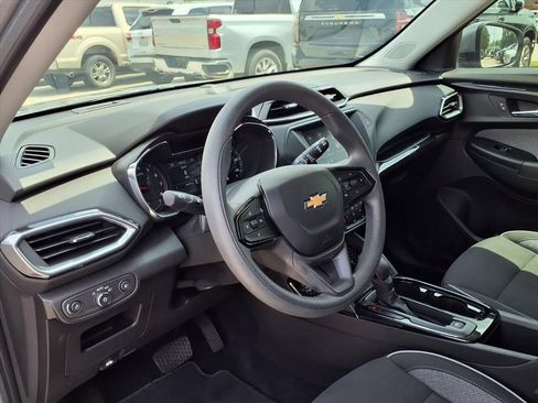 Used 2023 Chevrolet TrailBlazer LT FWD image 12