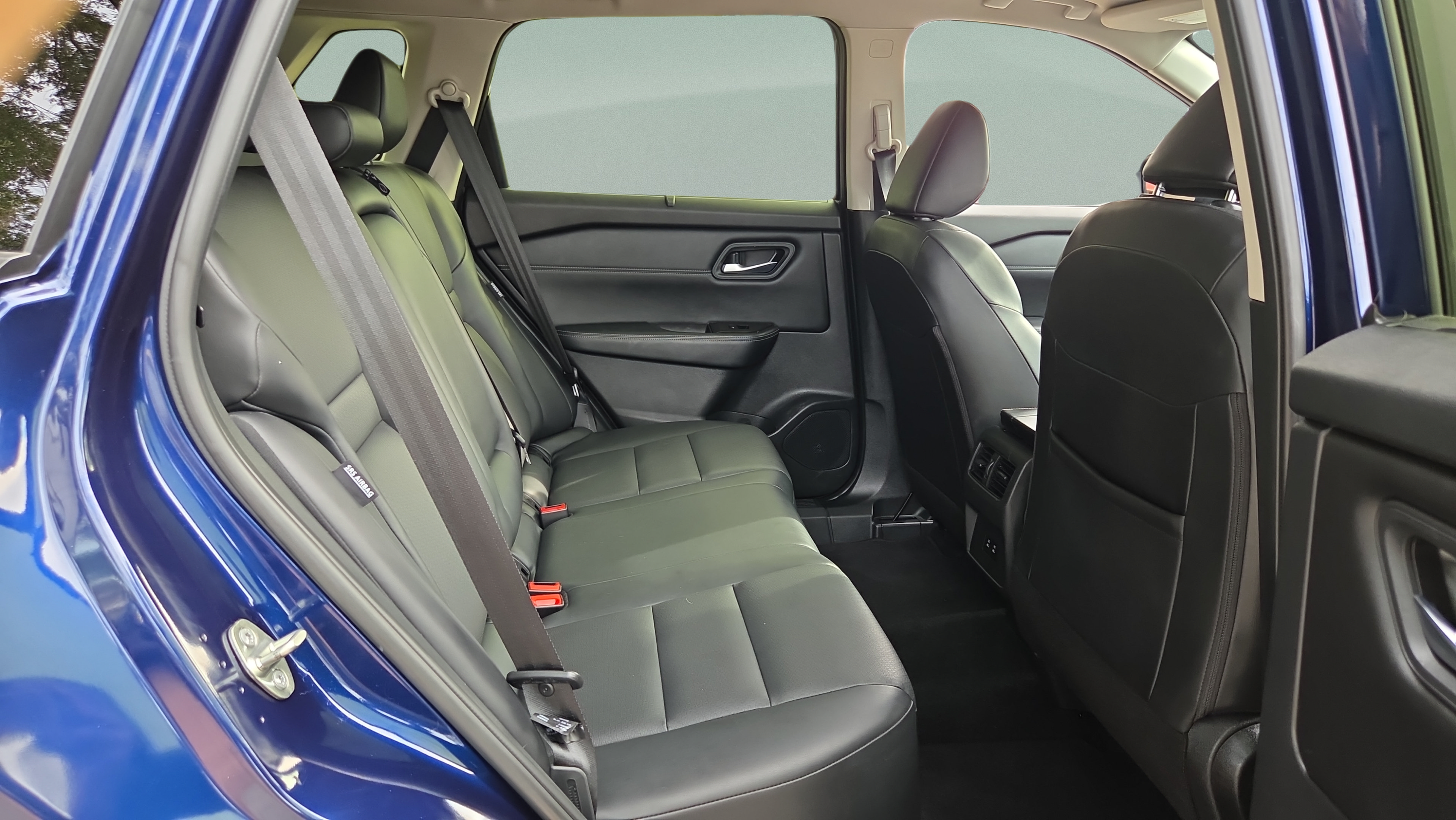 Used 2024 Nissan Rogue SV w/ SV Premium Package AWD/4WD image 18
