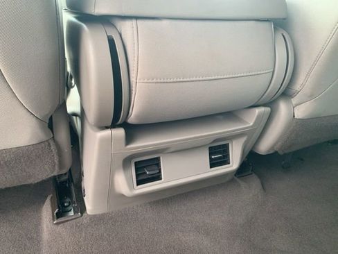 Used 2020 Chevrolet Silverado 1500 LT image 39