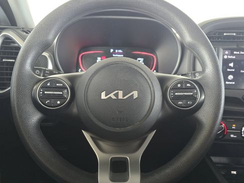 Used 2024 Kia Soul LX image 13