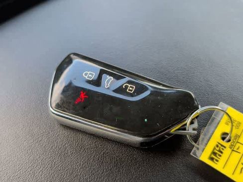 Used 2024 Volkswagen Atlas Cross Sport SE image 30