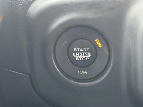 Used 2021 Jeep Gladiator Overland image 27