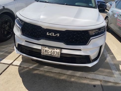 Used 2023 Kia Sorento S image 15