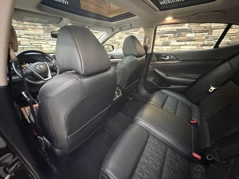 Used 2016 Nissan Maxima Platinum FWD image 32