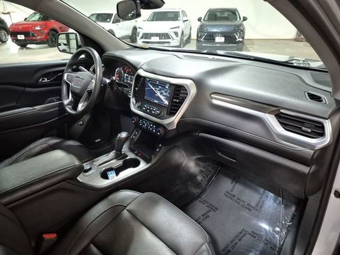 Certified 2017 GMC Acadia SLT AWD/4WD image 30