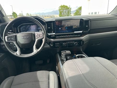 Used 2023 Chevrolet Silverado 1500 RST w/ Z71 Off-Road Package AWD/4WD image 9