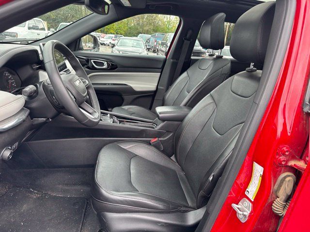Used 2023 Jeep Compass Limited w/ Sun and Sound Group AWD/4WD image 13