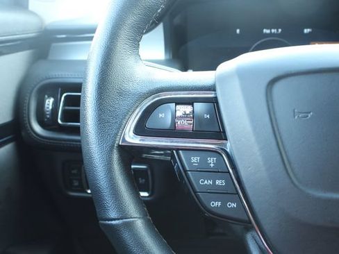 Used 2023 Lincoln Nautilus AWD w/ Premium Package image 24