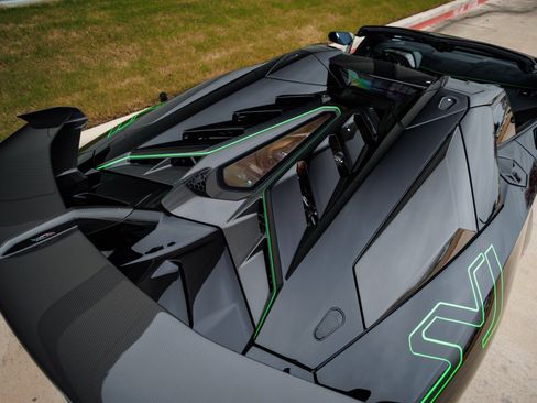 Used 2021 Lamborghini Aventador SVJ image 76