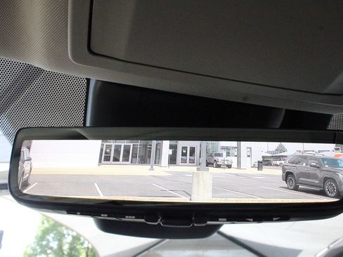 Certified 2026 Toyota Highlander Platinum AWD/4WD image 5