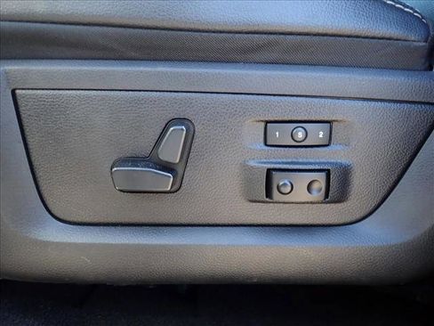 Used 2016 RAM 2500 Laramie AWD/4WD image 11