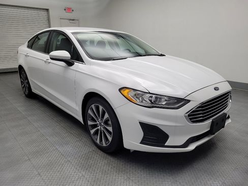 Used 2020 Ford Fusion SE image 13