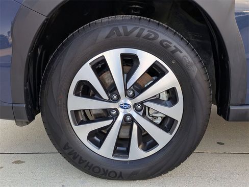 Used 2024 Subaru Outback Premium image 31