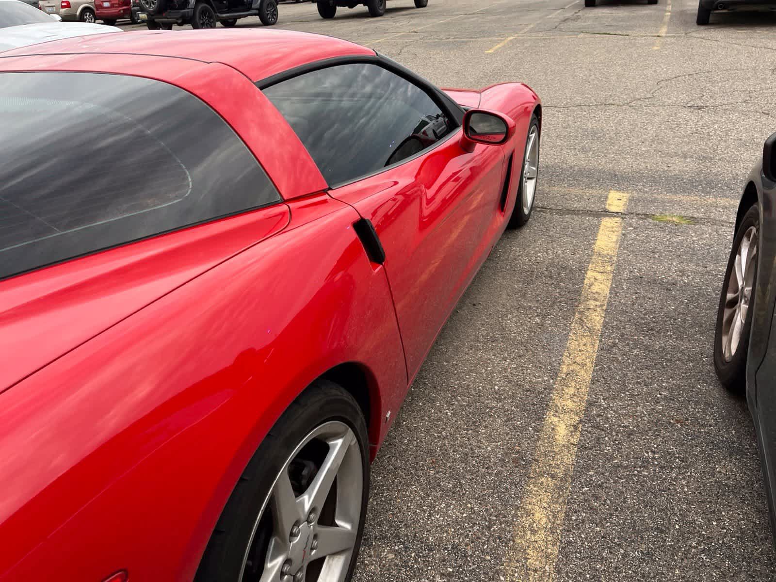 Used 2006 Chevrolet Corvette Coupe w/ Preferred Equipment Group RWD image 18