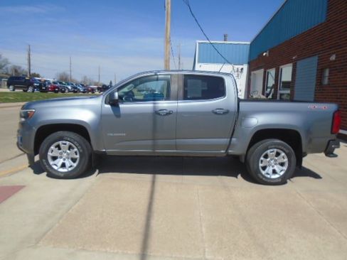 Used 2020 Chevrolet Colorado LT w/ LT Convenience Package AWD/4WD image 2