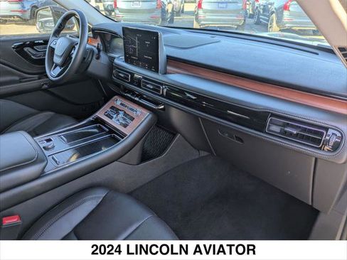 Used 2024 Lincoln Aviator Reserve image 25