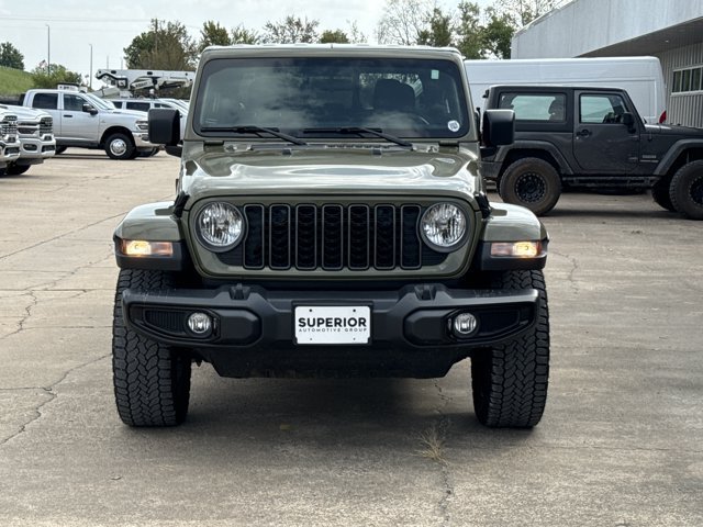 Used 2025 Jeep Gladiator Sport AWD/4WD image 12