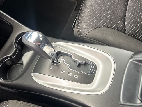 Used 2019 Dodge Journey SE FWD image 22