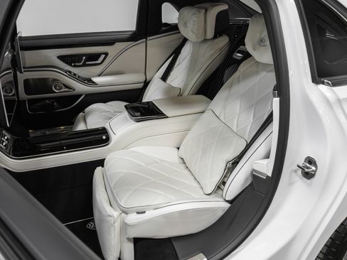 Used 2024 Mercedes-Benz Maybach S 680 4MATIC image 44