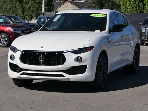 Used 2024 Maserati Levante GT Ultima image 8
