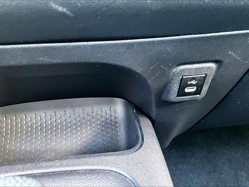 Used 2023 Toyota Corolla LE image 14