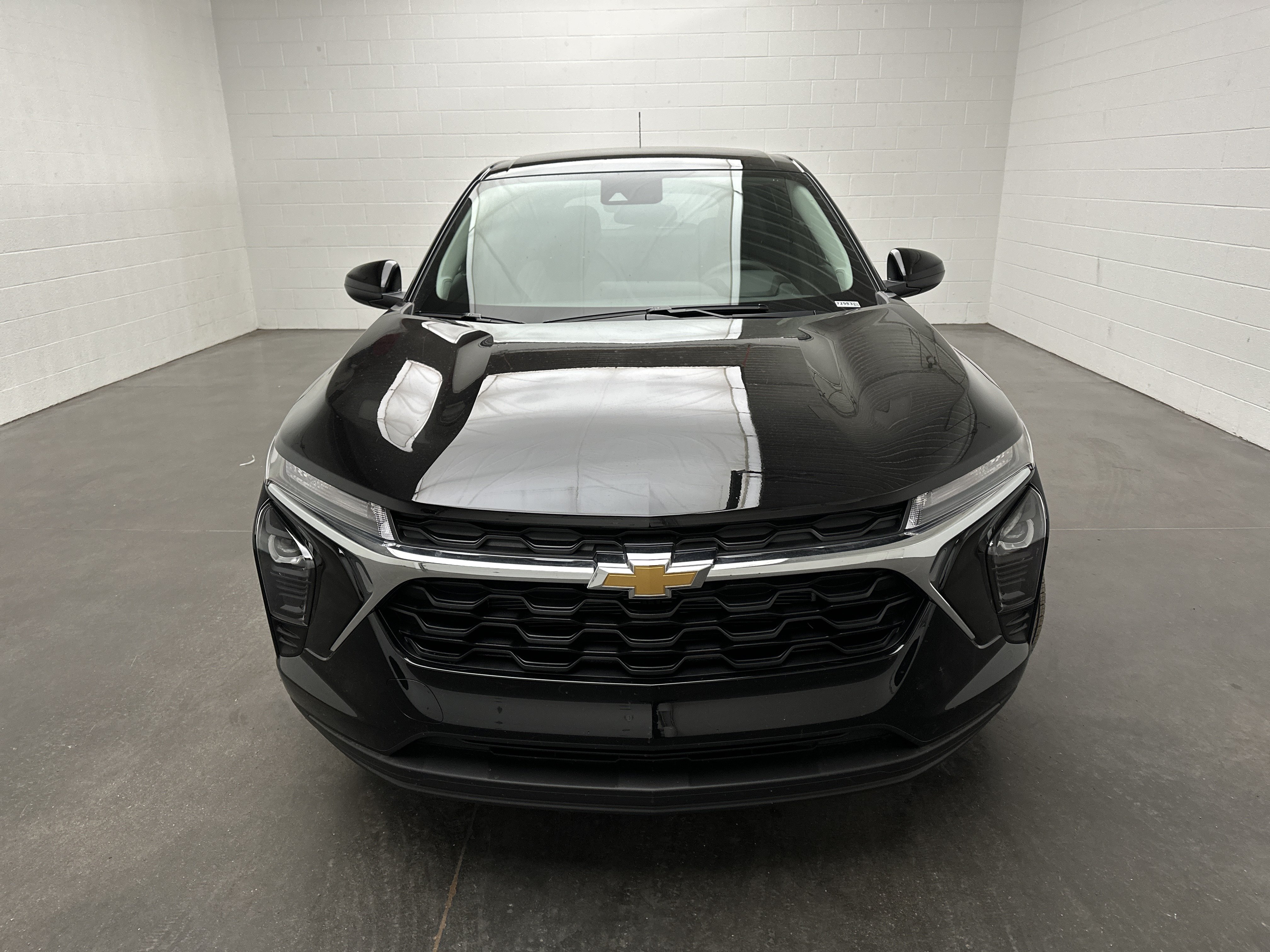 New 2026 Chevrolet Trax LS w/ LS Convenience Package FWD image 3