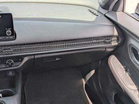 Used 2024 Honda HR-V Sport image 18