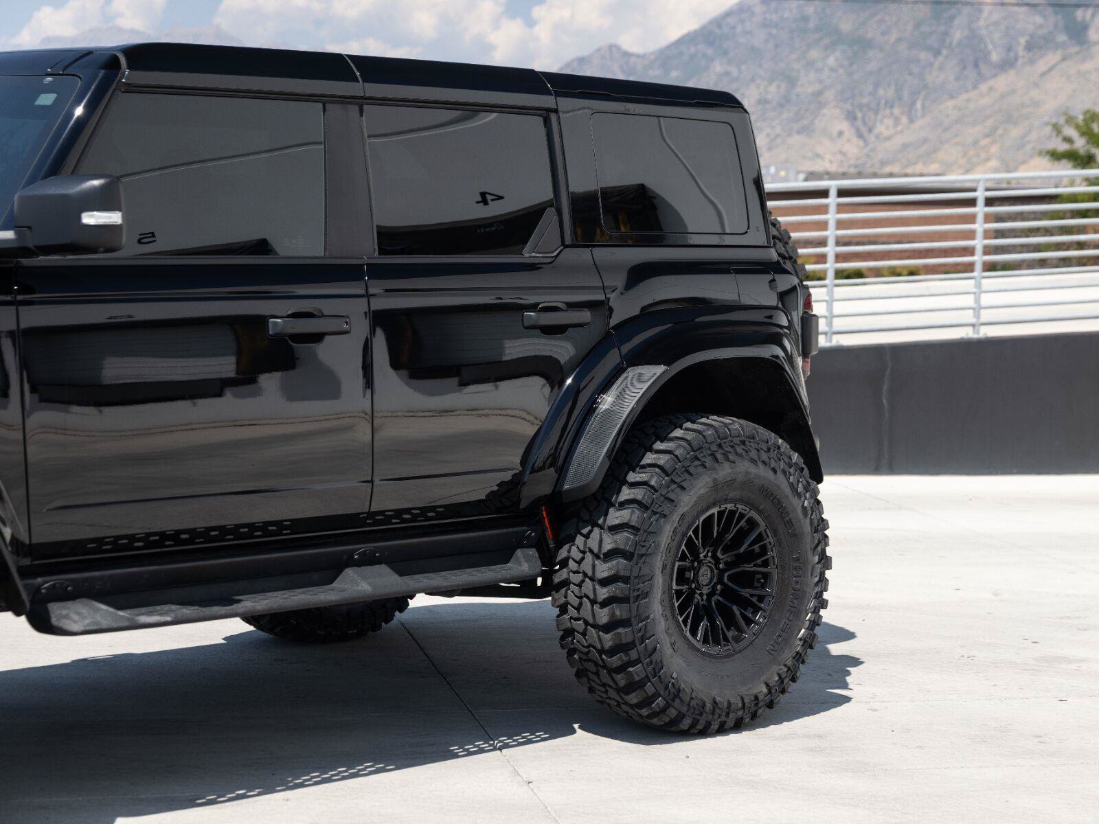Used 2025 Ford Bronco Raptor w/ Interior Carbon Fiber Pack AWD/4WD image 12