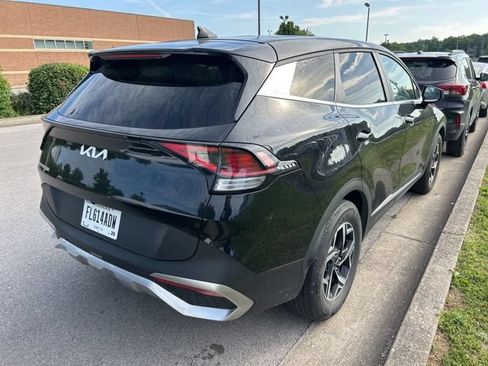 Used 2024 Kia Sportage LX FWD image 3
