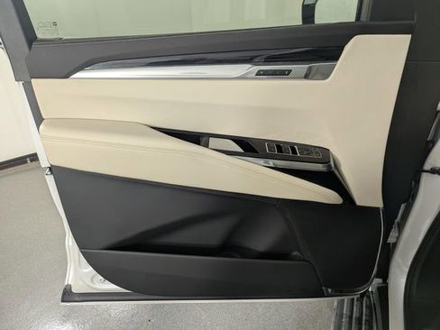 Used 2025 Cadillac Escalade Sport image 10