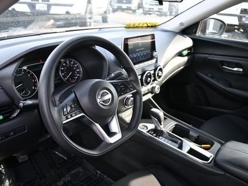 Used 2024 Nissan Sentra SV image 21
