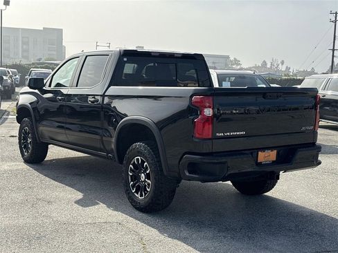 Used 2023 Chevrolet Silverado 1500 ZR2 image 5