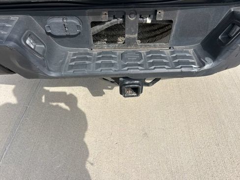 Used 2022 Toyota Tacoma SR AWD/4WD image 6