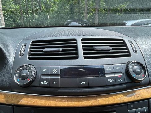 Used 2008 Mercedes-Benz E 350 Sedan image 27