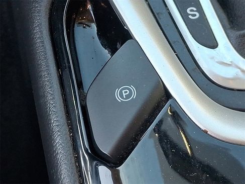 Used 2013 Ford Fusion SE image 24