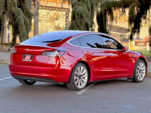 Used 2018 Tesla Model 3 Long Range RWD image 7